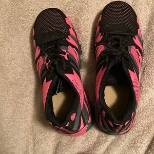 Safety Girl work shoes. Steel toe, breathable, and not very heavy at all.